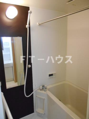 ＳＯＬＥＩＬ　ＰＬＡＩＳＩＲの浴室