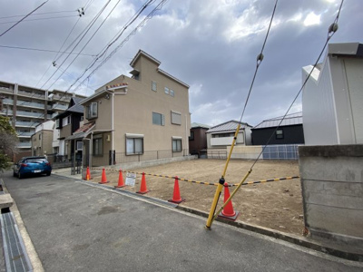 【前面道路含む現地写真】 | 灘区五毛通一丁目　売り土地 | 北側道路に面した整形地
（北側前面道路より2022年1月撮影）