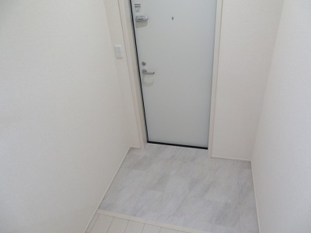 フジパレス今福西Ⅱ番館の玄関