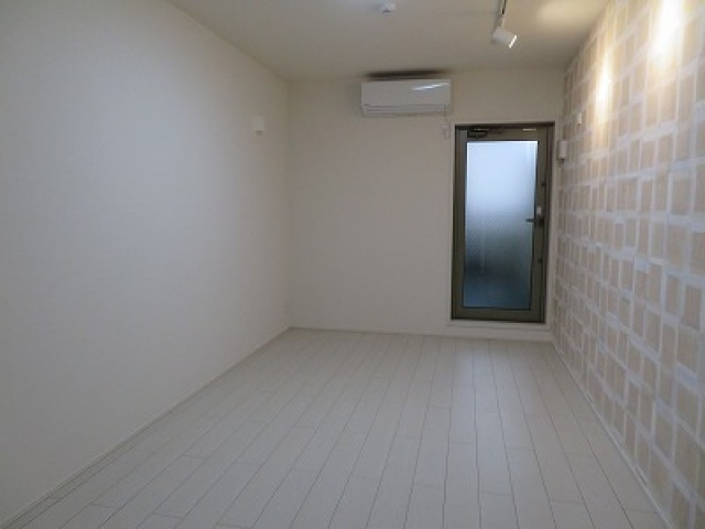 フジパレス今福西Ⅱ番館の居間・リビング