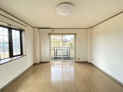 【居間・リビング】 | 東伸ヴィレッジ