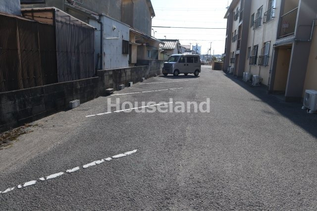 プレミアムハイツ榎原の駐車場