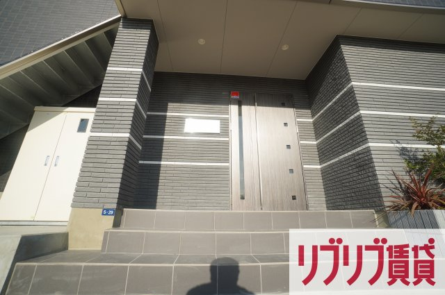 INSURANCE BLDG.ⅩⅧのエントランス