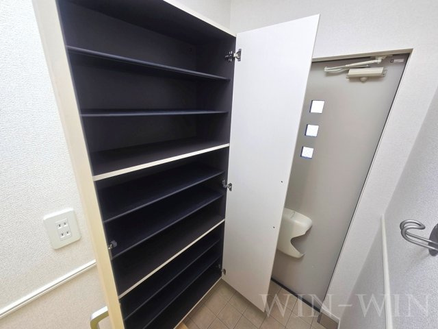 プランドール スギ Aの玄関