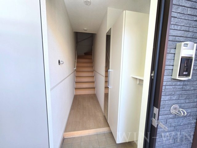 プランドール スギ Aの玄関