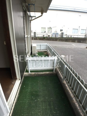 【バルコニー】 | コーポラスウイング | 落ち着いた時間を過ごせるバルコニーです