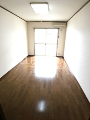 【寝室】 | コーポラスウイング | ゆとりの広さです