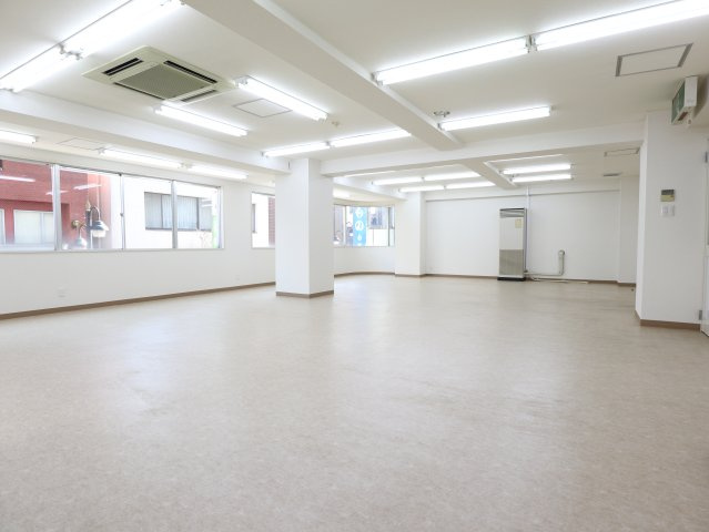 石山ビルの内装