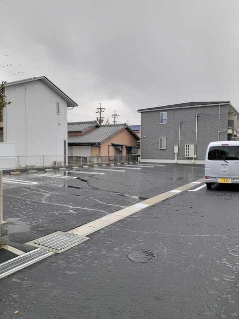 アンダンテの駐車場