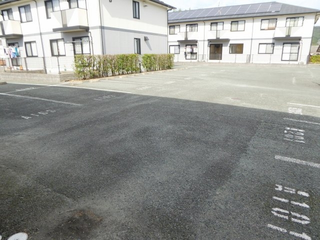 ミキハウス　C棟の駐車場
