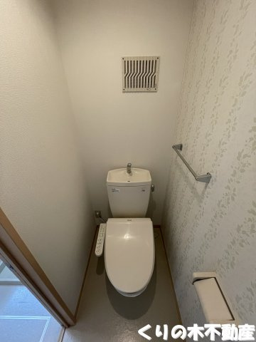 【トイレ】 | リヴェール・モリB棟 | 落ち着いた色調のトイレです