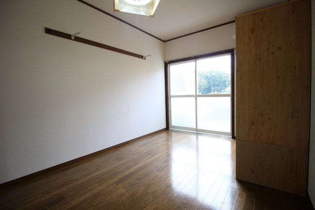 サウスルピナスの洋室