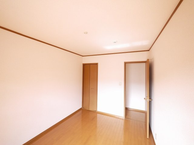 アゼリアの寝室|落ち着いて過ごせるお部屋なので、寝室にいかがでしょうか