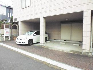 【駐車場】 | いつでも目の届く敷地内に駐車場があります♪荷物がかさばりがちなお買物にも、敷地内駐車場があると便利ですよね☆