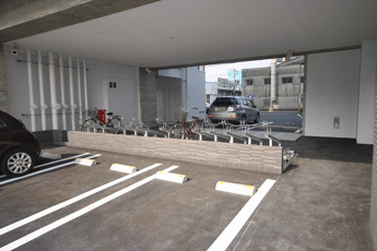 【駐車場】