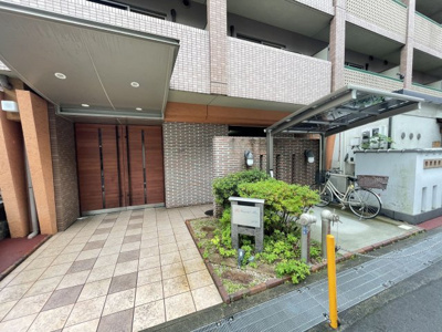 【エントランス】 | ラ・カステル・メウ