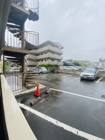 グランピア空港前の駐車場