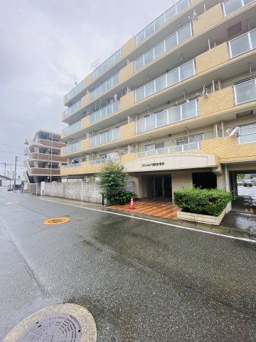 グランピア空港前の外観