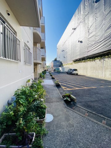 コープ野村香椎駅東B棟の駐車場