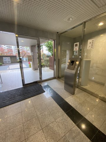 ベンタナヒルズ篠栗3号館のエントランス