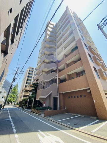 チュリス平尾駅前の外観