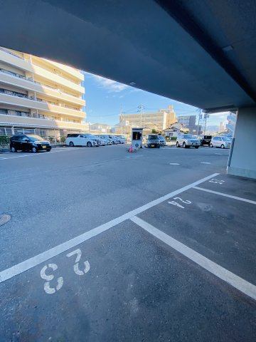 JGMベリテュード箱崎公園セカンドステージの駐車場