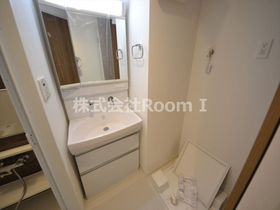 【独立洗面台】 | ラ・メゾンヴェール上町 | 朝の身支度には欠かせない独立洗面化粧台