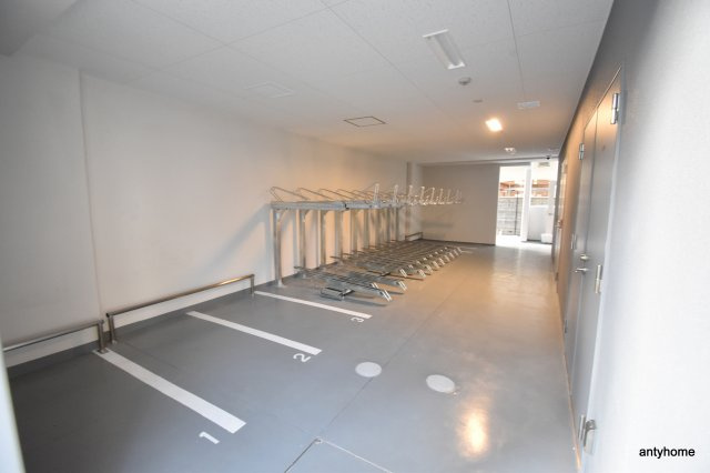 アーバネックス西本町　仲介手数料無料の駐車場
