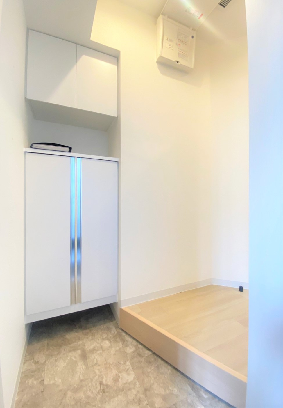 「防音マンション」プレシャスラシクラス浅草の収納|シンプルで使いやすい玄関です