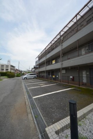 【駐車場】 | 写真は別のお部屋です