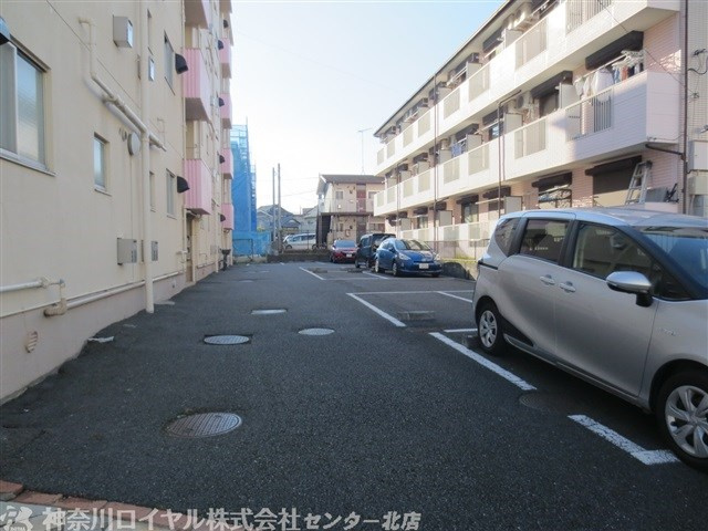 【駐車場】