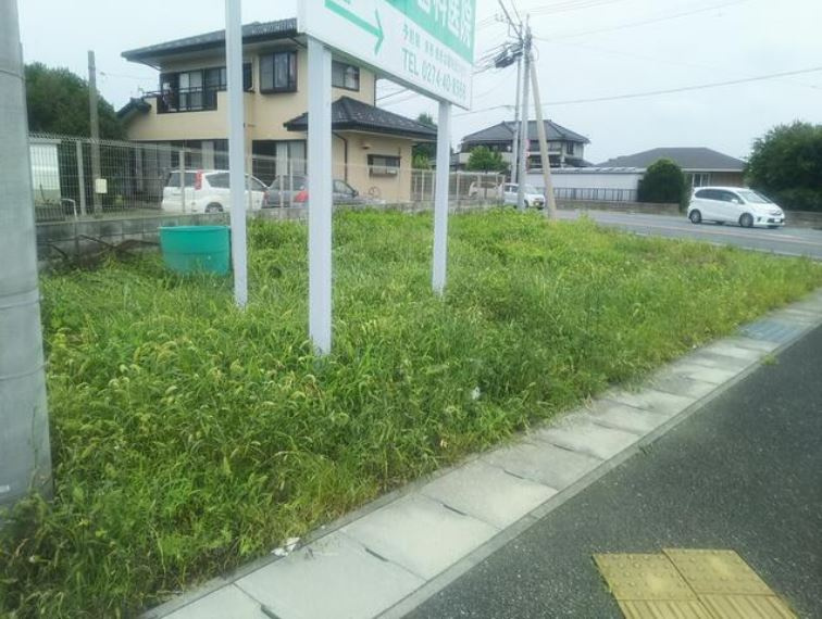 藤岡市下栗須　土地530の前面道路含む現地写真|前面道路含む現地写真です