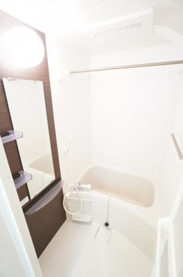 【浴室】 | リブリ・トーカク | ※同物件・同タイプの写真です。