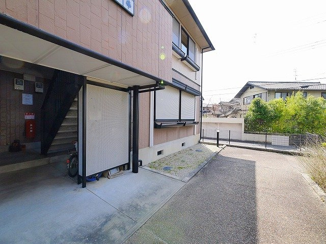 プレミール B棟（桜が丘）のエントランス|毎日通るエントランスはこのようになっています