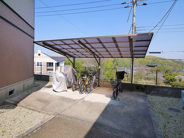 プレミール B棟（桜が丘）のその他共用部分|自転車置き場