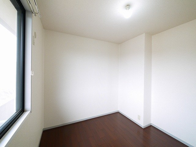 プレミール B棟（桜が丘）の寝室|スタンダードな洋室です