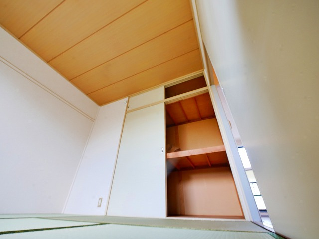 プレミール B棟（桜が丘）の収納