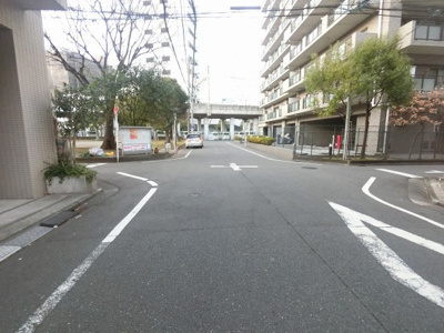 【周辺】 | エクセレントハイツ川崎第３ | 前面道路です。