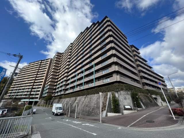 吹田市春日２丁目の賃貸マンションの外観|レジオンスクエア緑地公園2番館　外観