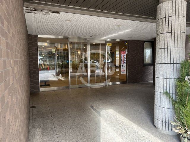 吹田市春日２丁目の賃貸マンションのエントランス|レジオンスクエア緑地公園2番館　エントランス