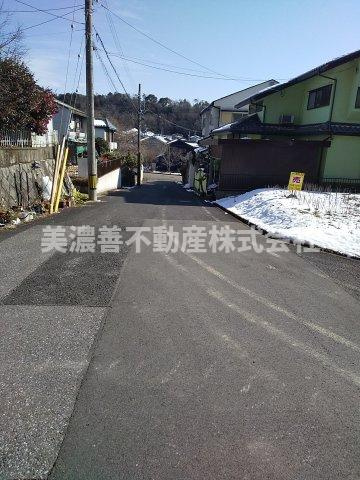 ５８１２３　本巣市文殊土地の前面道路含む現地写真