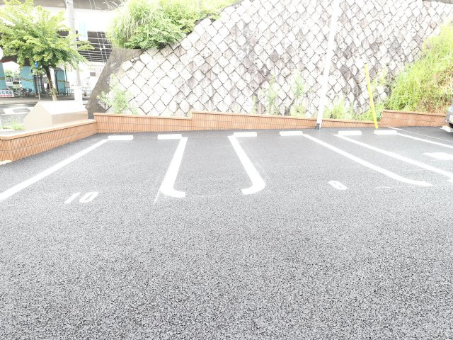 太平オーシカの駐車場