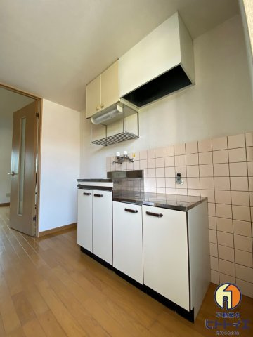 コーポ平原Ⅰのキッチン|コンパクトなキッチンで掃除もラクラク