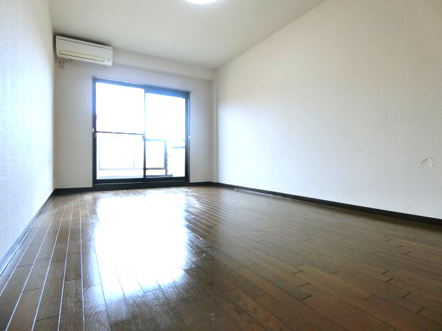 ボヌールの洋室