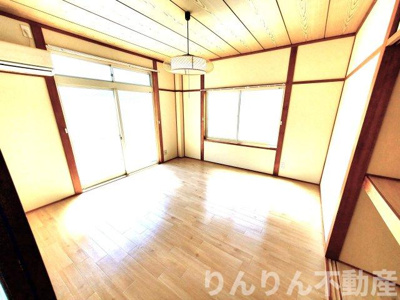 【居間・リビング】 | ハイムリベラル | こちらのリビングで趣味の時間をお楽しみください