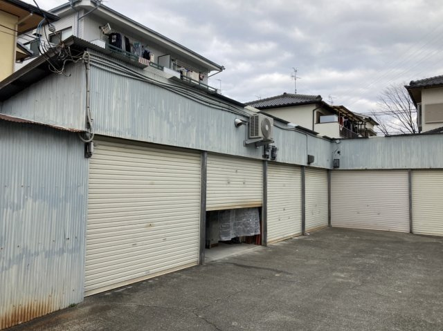小中島3丁目151シャッター付きガレージ