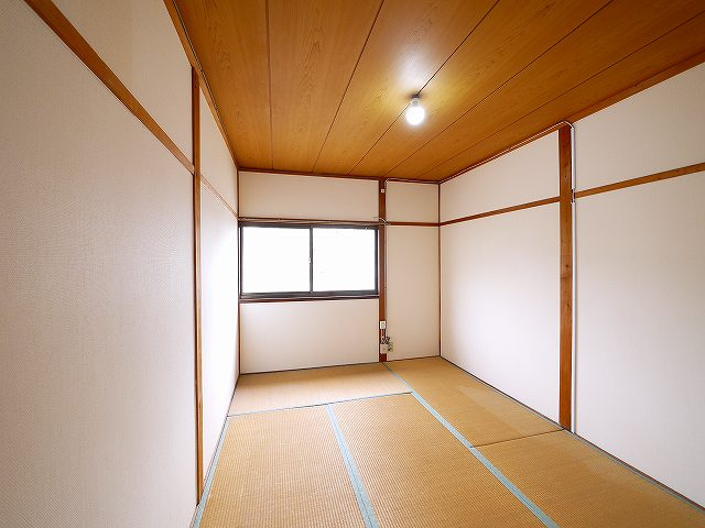 三条三和ハイツの和室|い草の香りが落ち着く素敵な和室です