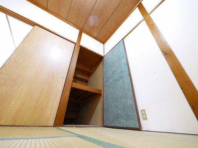 三条三和ハイツの収納|たっぷりとした収納スペースです