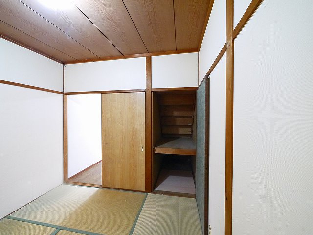 三条三和ハイツの和室|来客時にも便利な和室付き