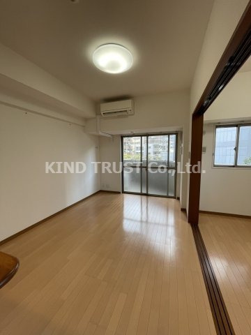 ティーズガーデンの居間・リビング|ゆったりとしたリビングです